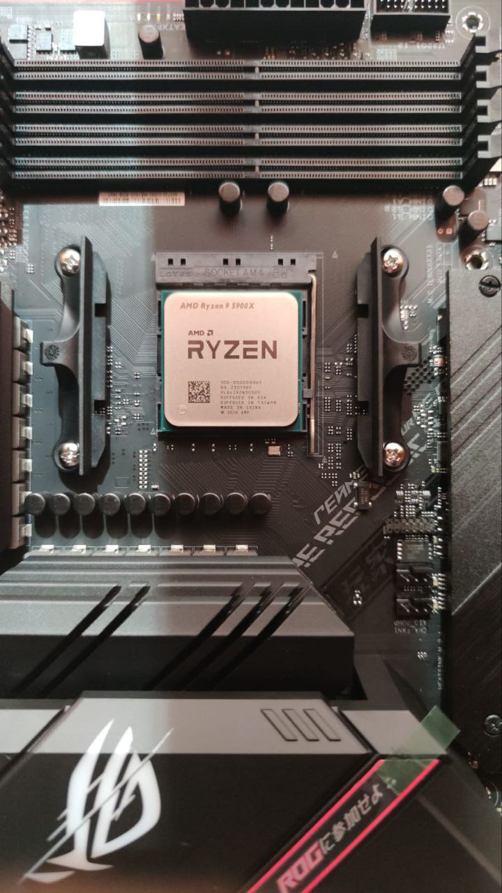 Instante en el que inserté el procesador